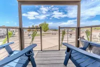 Tiny Home Lodge Near Zion and Bryce National Park HotTub, Stargazing, Epic Views