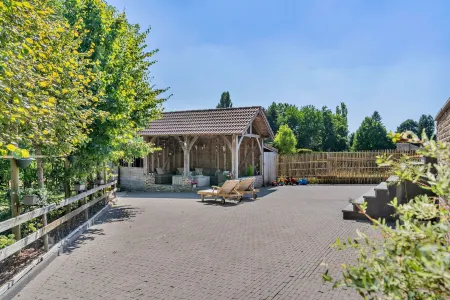 Spacious characteristic house quietly located near Tongeren center.