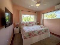 Luxurious Oceanfront Villa + Pool l Casa Blanca Hotels in Zarzal