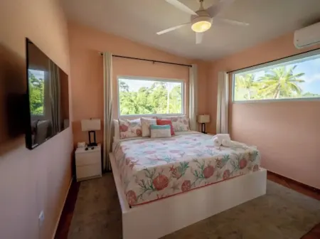 Luxurious Oceanfront Villa + Pool l Casa Blanca Отели в г. Сарсаль