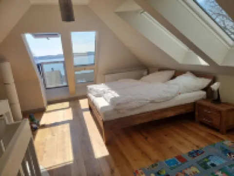 Sonnige Ferienwohnung mit Südbalkon und Meerblick Hotels in Monchgut