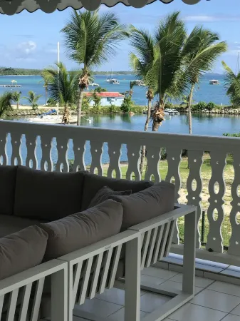 MAGNIFICENT T4, overlooking the lagoon of St François