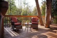 Charming Cottage on the River Hotels in South Bruce Peninsula