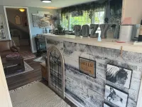 The She Shed a Cozy Country Setting to relax! 15 min to Dover, DE