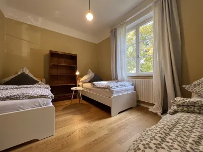 3 bedroom Jugendstilwohnung near the castle