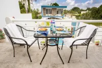 Mini-Resort with Free Coffee. Walk to the Beach at Stingray Villa in Cozumel