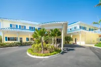 Castaways Cove Unit 122  Beach Front direct access Hotels near East End Lighthouse Park