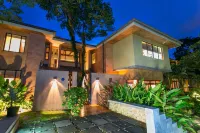 Casa Reserva: Luxury Villa, Sleeps 12, Stunning Ocean Views!