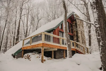 A-Frame-Away cozy secluded cabin minutes from 7Springs