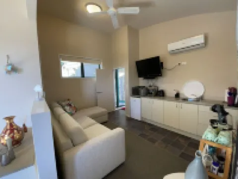 Seaside Studio Apartment with sea view deck Hotels in Ohope