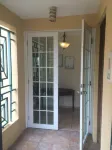 Amazing Ocean Views, 2 Restaurants Walking Distance