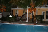 Beautiful villa not far from local beach with private fenced pool. - Villas