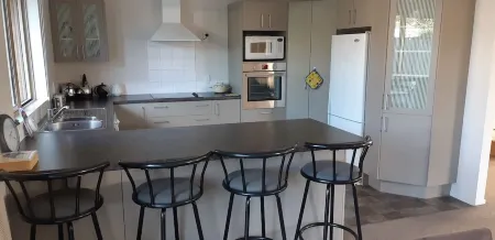 SPACIOUS METHVEN CRASH PAD Отели в г. Метвен