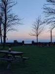 CJs Lakehouse is 1km to Point Pelee. Huge yard, firepit, pets welcome!