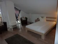 Appartement mit Balkon Hotels in der Nähe von Walter-Reinhard-Stadion