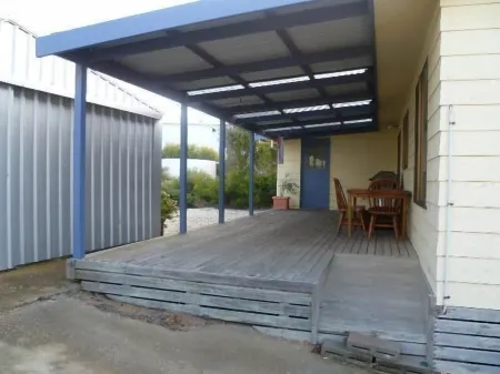 Melaleuca Retreat Marion Bay at the edge of Innes.