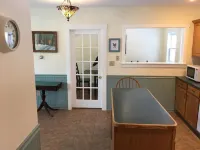 Spacious Comfortable Home, ideal for groups in Franconia Notch