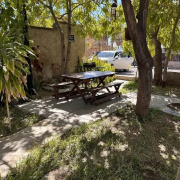 ONE block from the beach at main st.