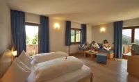 Hotel Dolomiten Hotels in Prags