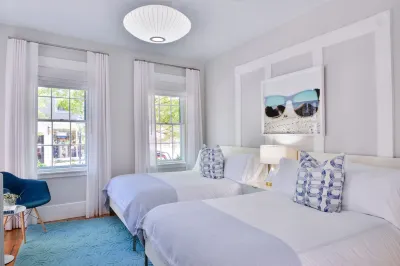 Hotel Pippa Hotels near Jetties Beach