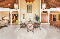 𝑳𝒖𝒙𝒆 » 5 Lakeview Villas » Sleeps 25 » AC »Pool »Hot Tub »Weddings »Retreats