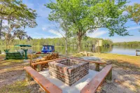 Dock & Fire Pit: Scenic Studio on Suwannee River!