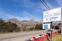 The River Inn فنادق في ثري ريفرز