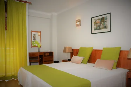 Apartamentos Turisticos Lindomar Отели рядом с достопримечательностью «Caldas de Monchique»