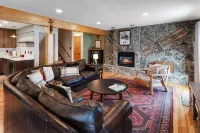 Winterset 8 Pet Friendly 4 Bedroom Townhouse by Redawning - balcón