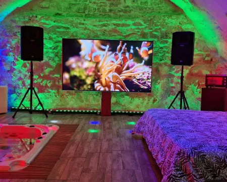 Chez Stephanie Hotels in Chateauroux