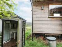 Shepherds Hut by Stepney Stays Hotels in West Ayton