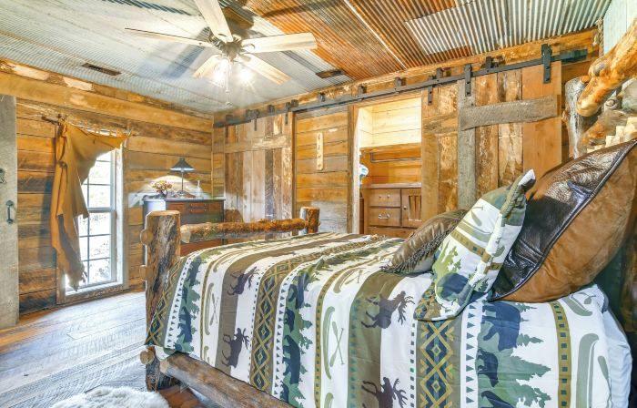 1/2-mi to Lake: Cabin on 43 Acres in Shell Knob!