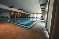 Hotel Remes - С бассейном