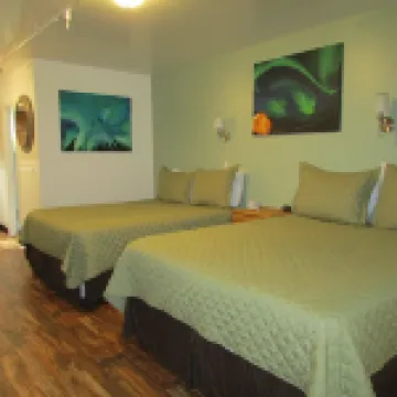 ครีกวูด อินน์