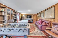 Upscale Escape Game Room & Spa-like Baths 4 Bedroom Home - 3-Star