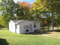 Quiet Bay Inn & Café Hotels near The Ridge at Manitou Golf Club