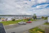 Sportsman's Inn on the Harbour Front Hotels in Alert Bay