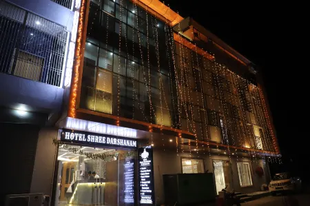 Hotel Shree Darshnam Отели рядом с достопримечательностью «Bankey Bihari mandir darshan Vrindavan»