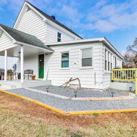Fire Pits, Creek View: Historic Virginia Farmhouse