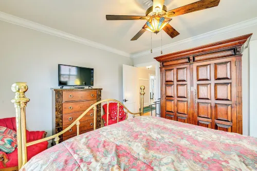 Walk to UK Campus: Charming Home w/ Patio! - homestay