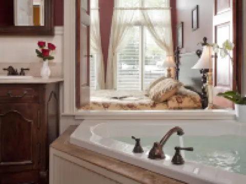 Colonial Inn Hotels in Galloway