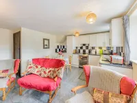 Yew Tree Cottage - parking