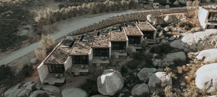 Mira Earth Studios Hotele w: Ensenada