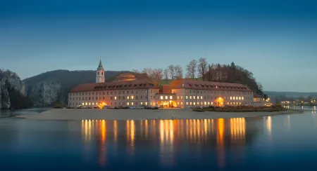 Gästehaus St. Georg - Weltenburger Klosterbetriebe Gmbh Отели в г. Нойштадт-на-Дунае