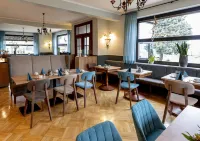 Hotel Haus Nachtigall - B&B Hotels in Рес
