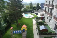 Roca Nevada Resort Hotels in Canfranc-Estación
