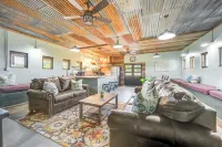 Secluded Blanco Home w/ Private River Access! - Homestays