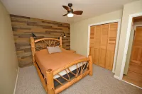 Spacious Cabin, Amazing deck & Yuba River View, Sauna, Nescafe, Beach & EVPlug.