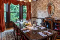 The 1899 Wright Inn & Carriage House Hotels in Woodfin