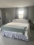 Chapel Suites - Deluxe King Suite